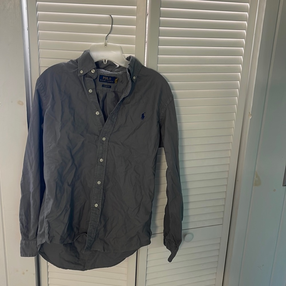 All items will be wash before shipping out. Worn 2 times